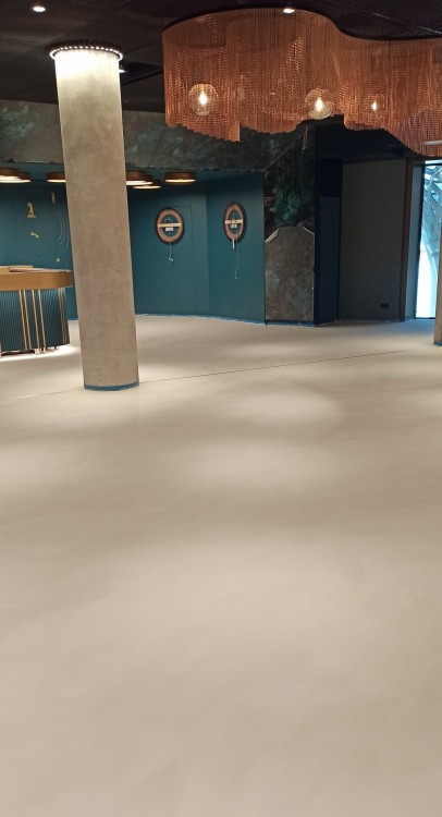 duża powierzchnia, wykonanie, podłogi, mikrocement, mikrobeton