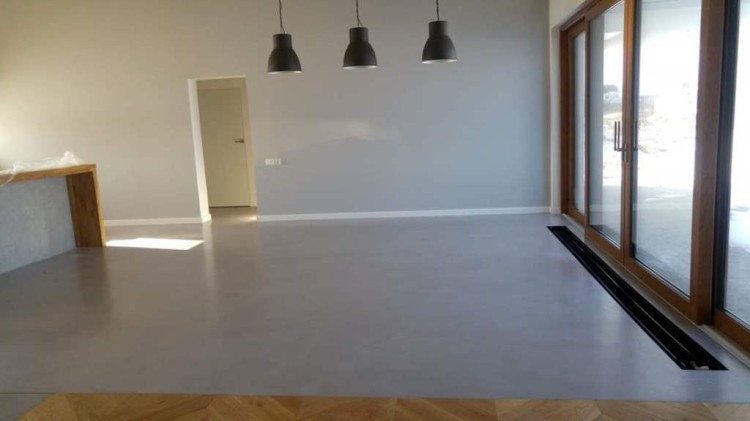 mikrocement, mikrobeton, podłogi, ściany,